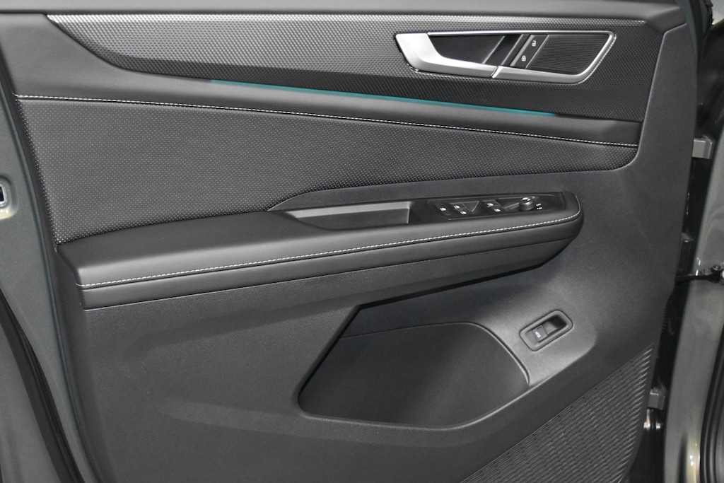 New 2026 Volkswagen Atlas Cross Sport 2.0T SEL R-Line Black SUV