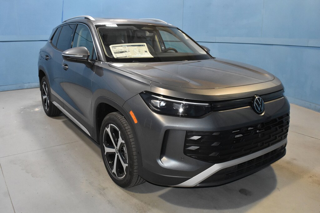 New 2026 Volkswagen Tiguan 2.0T SE SUV