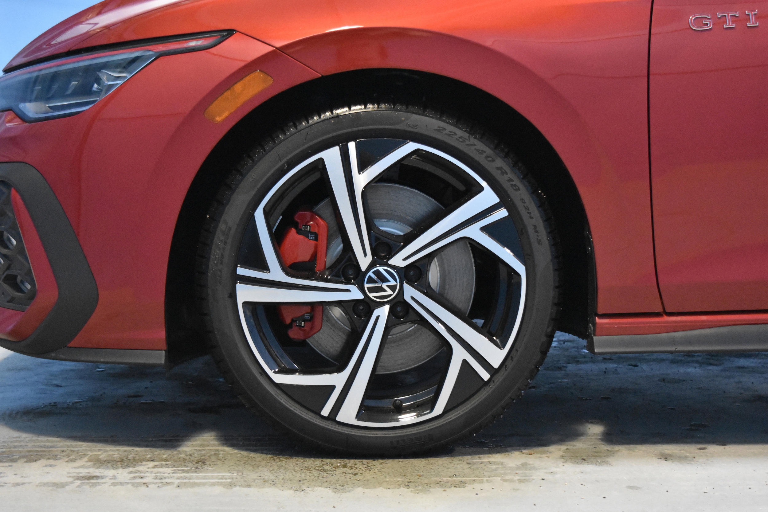 2025 Volkswagen Golf GTI SE - Photo 17