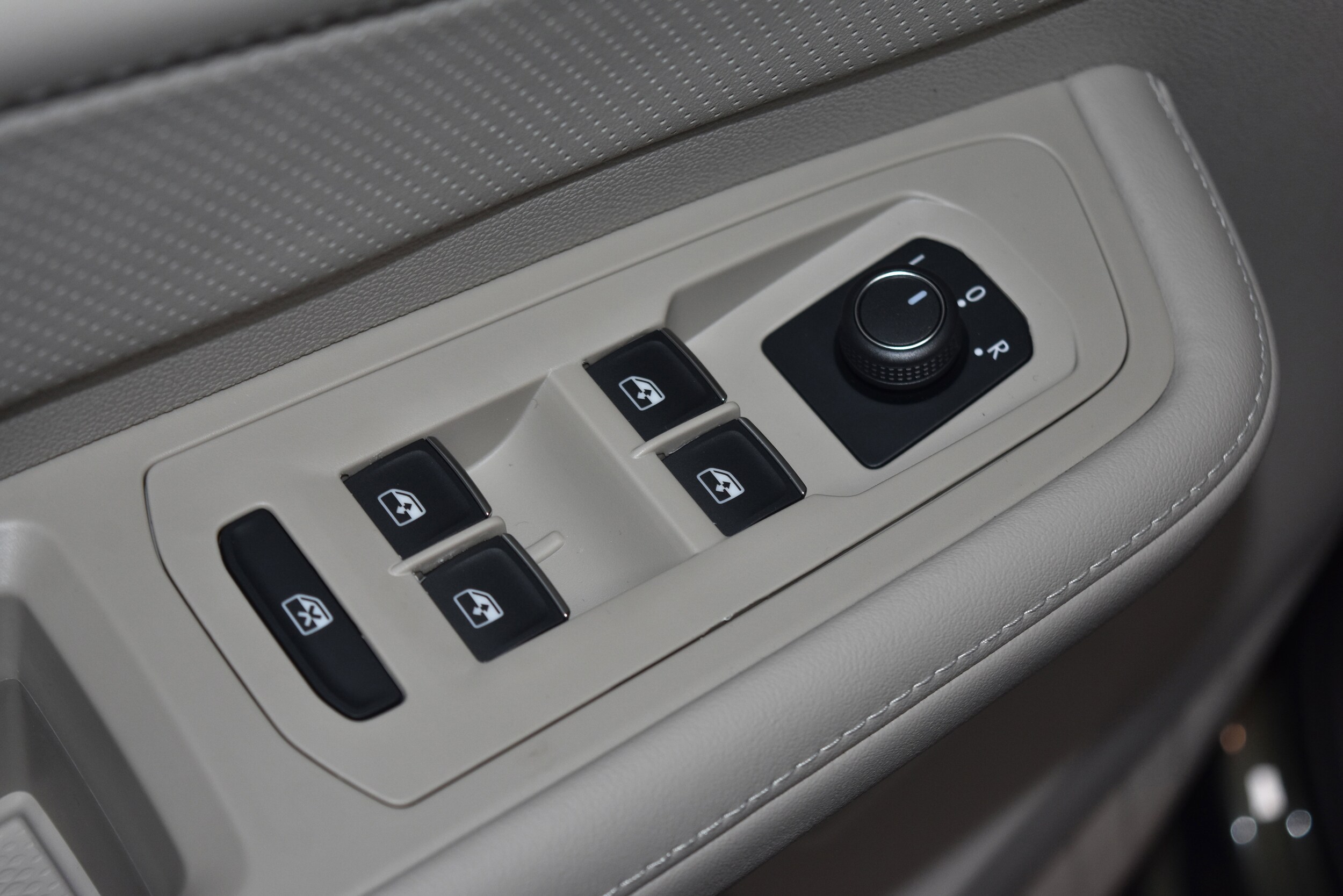 2026 Volkswagen Atlas SE Technology photo 4