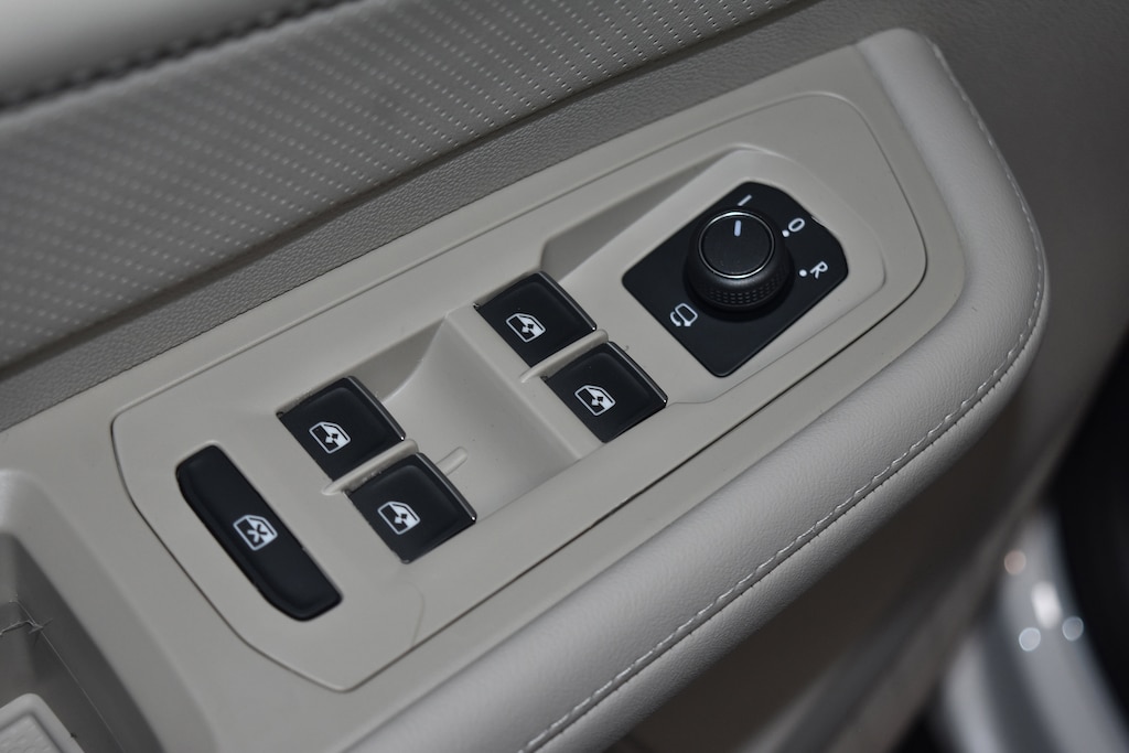 New 2026 Volkswagen Atlas 2.0T SEL Premium R-Line SUV