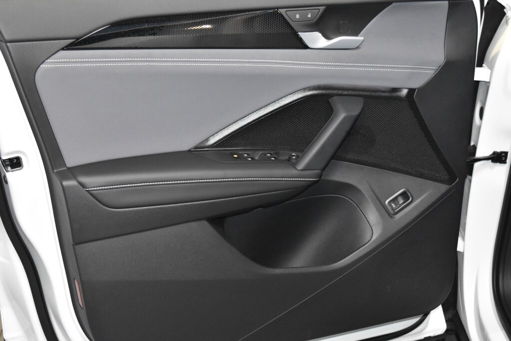 New 2026 Volkswagen Tiguan 2.0T SE SUV