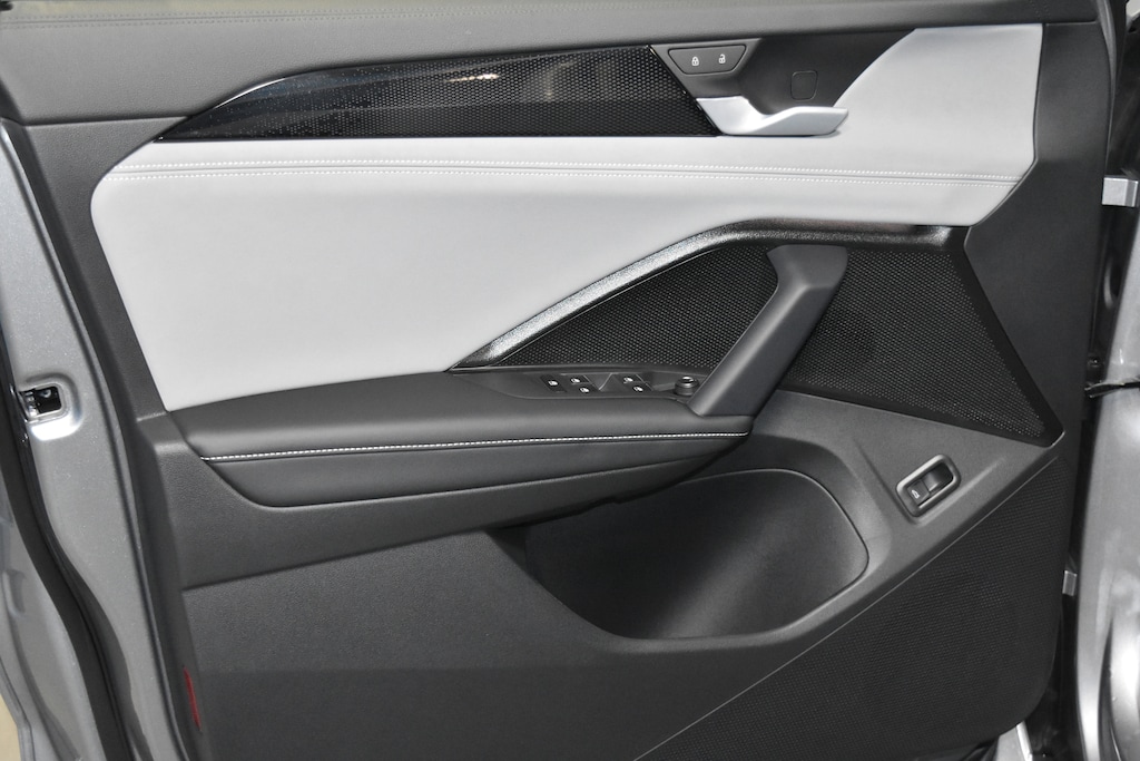 New 2026 Volkswagen Tiguan 2.0T SE SUV