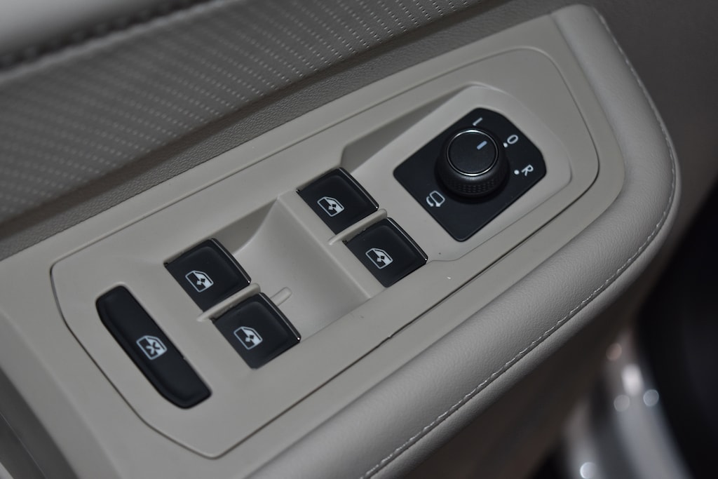 New 2026 Volkswagen Atlas 2.0T SEL Premium R-Line SUV