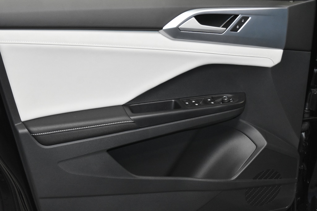 New 2026 Volkswagen Taos 1.5T SE SUV