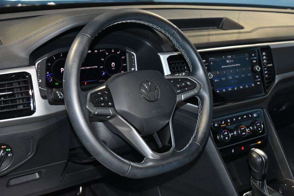 2023 Volkswagen Atlas V6 SE Technology photo 3