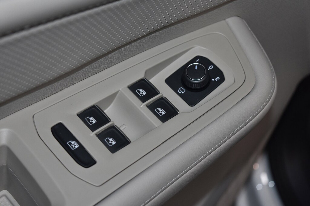 New 2026 Volkswagen Atlas 2.0T SEL Premium R-Line SUV