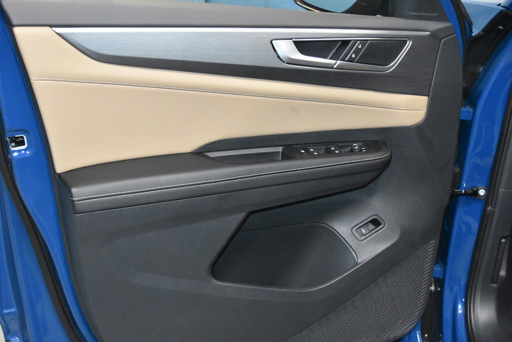 New 2026 Volkswagen Atlas Cross Sport 2.0T SE w/Technology SUV