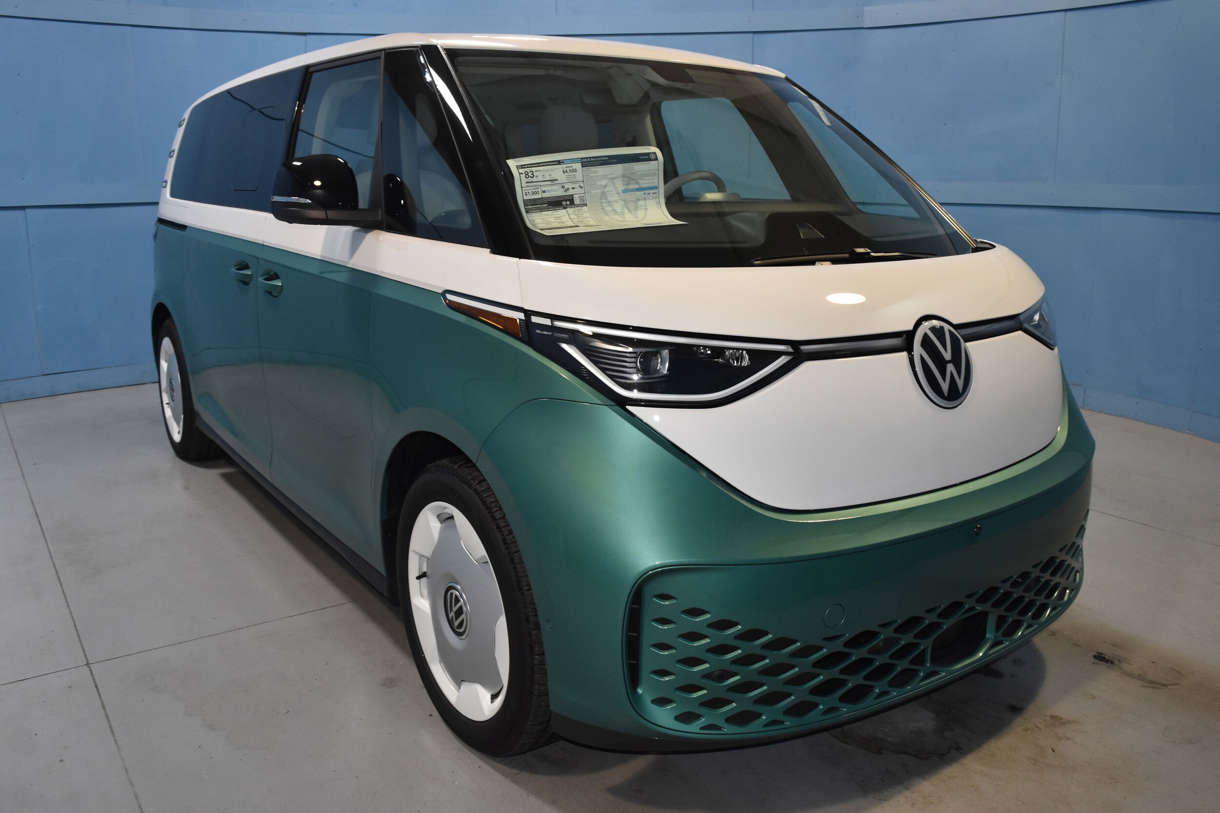 2025 Volkswagen ID. Buzz photo 2