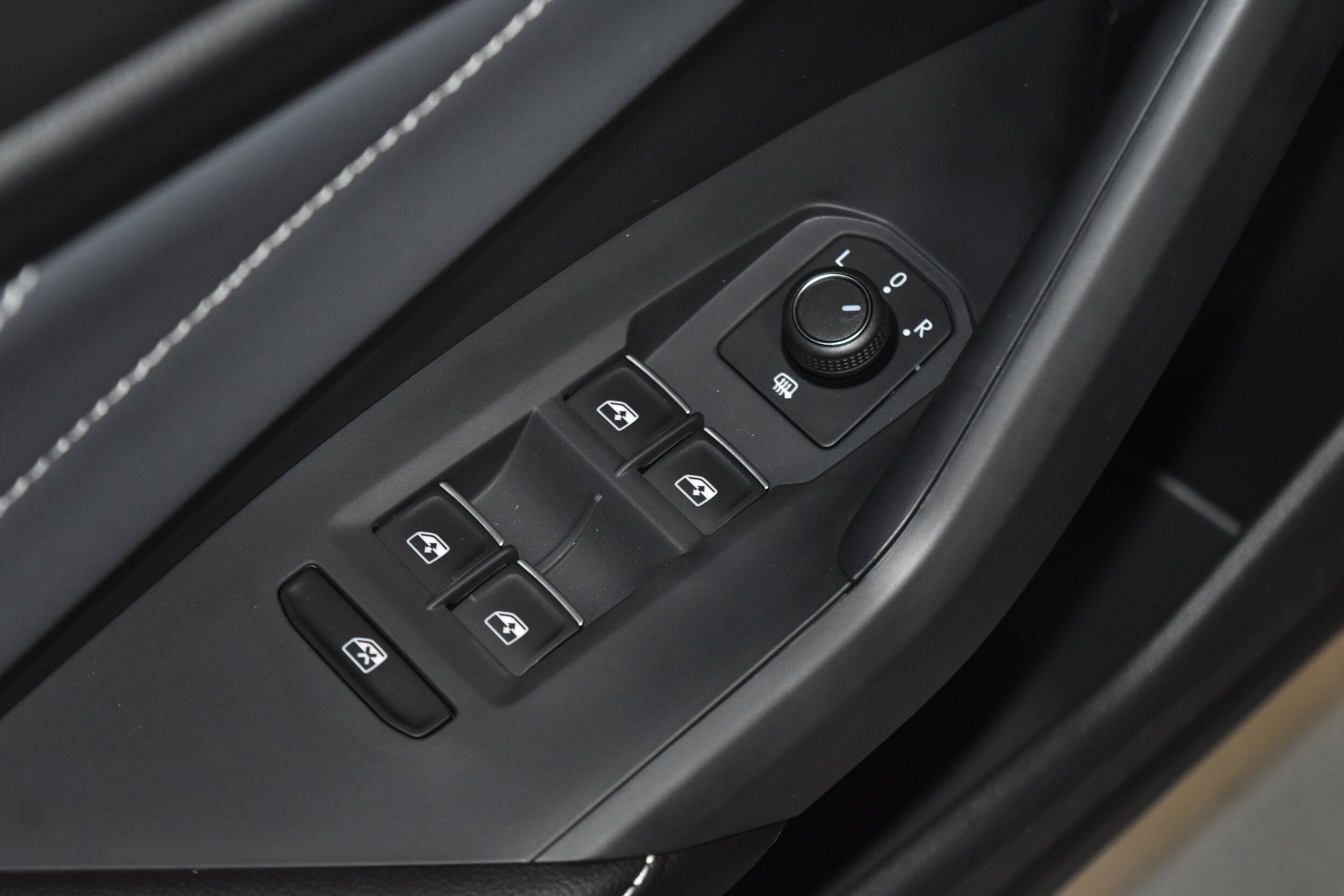 2026 Volkswagen Jetta SEL photo 5