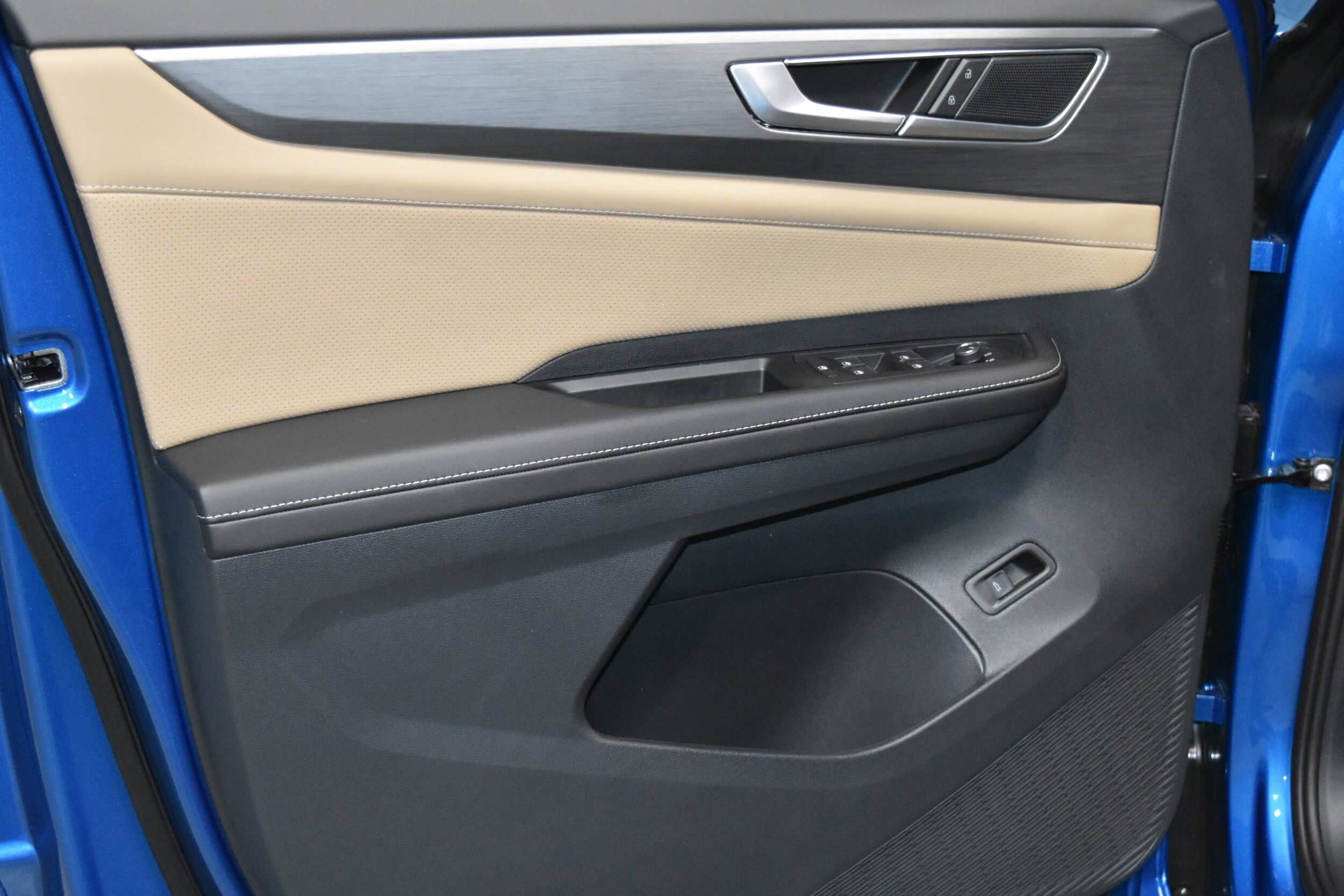 2025 Volkswagen Atlas Cross Sport SE Technology photo 4