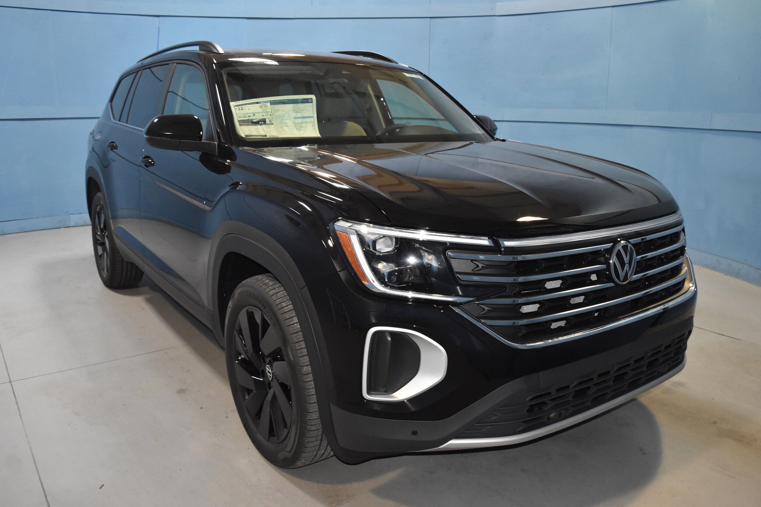 2026 Volkswagen Atlas SE Technology photo 2