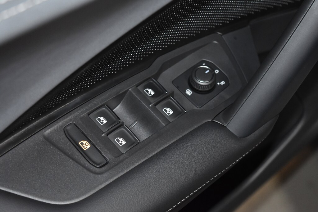 New 2026 Volkswagen Tiguan 2.0T SE SUV