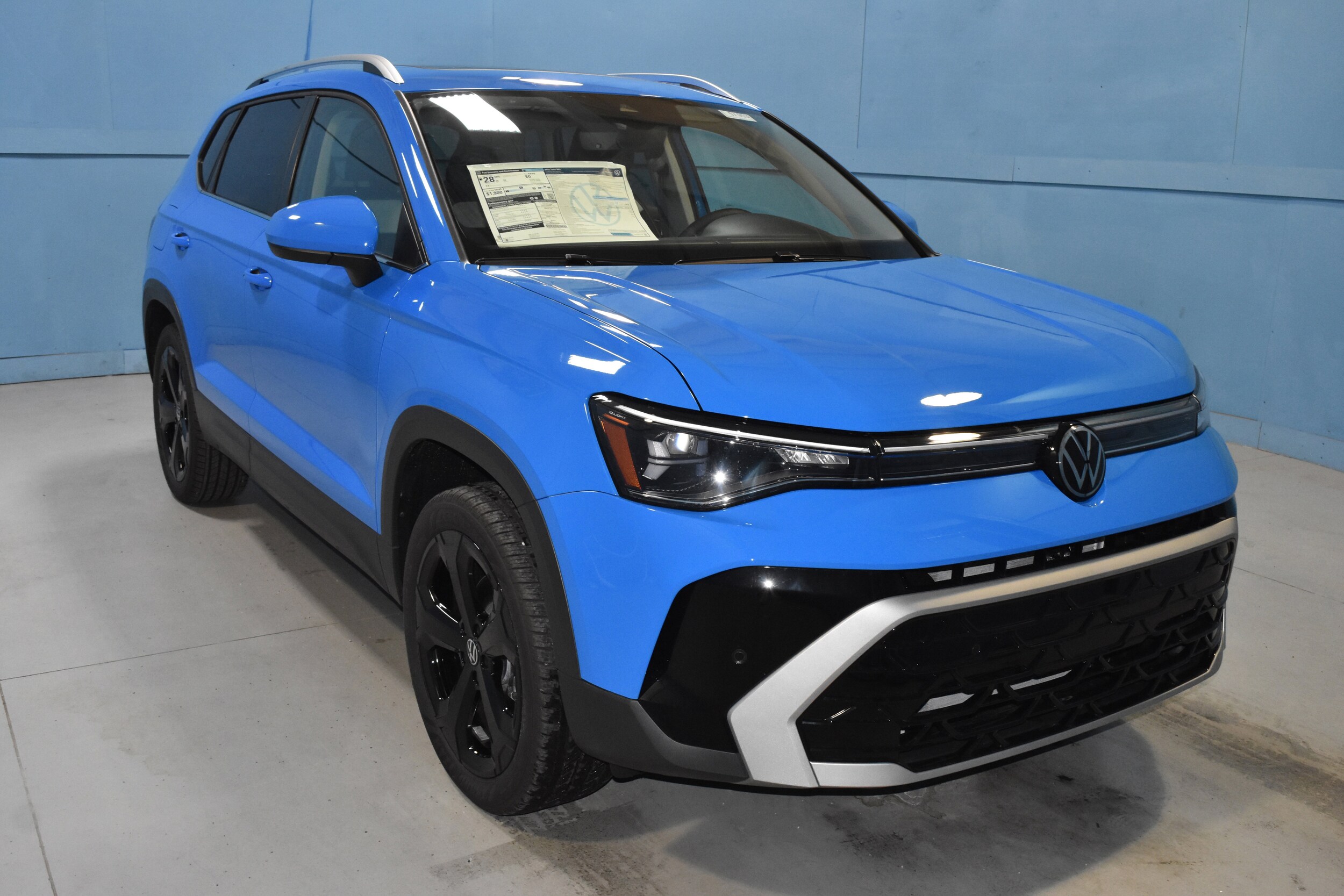 2025 Volkswagen Taos SEL photo 2