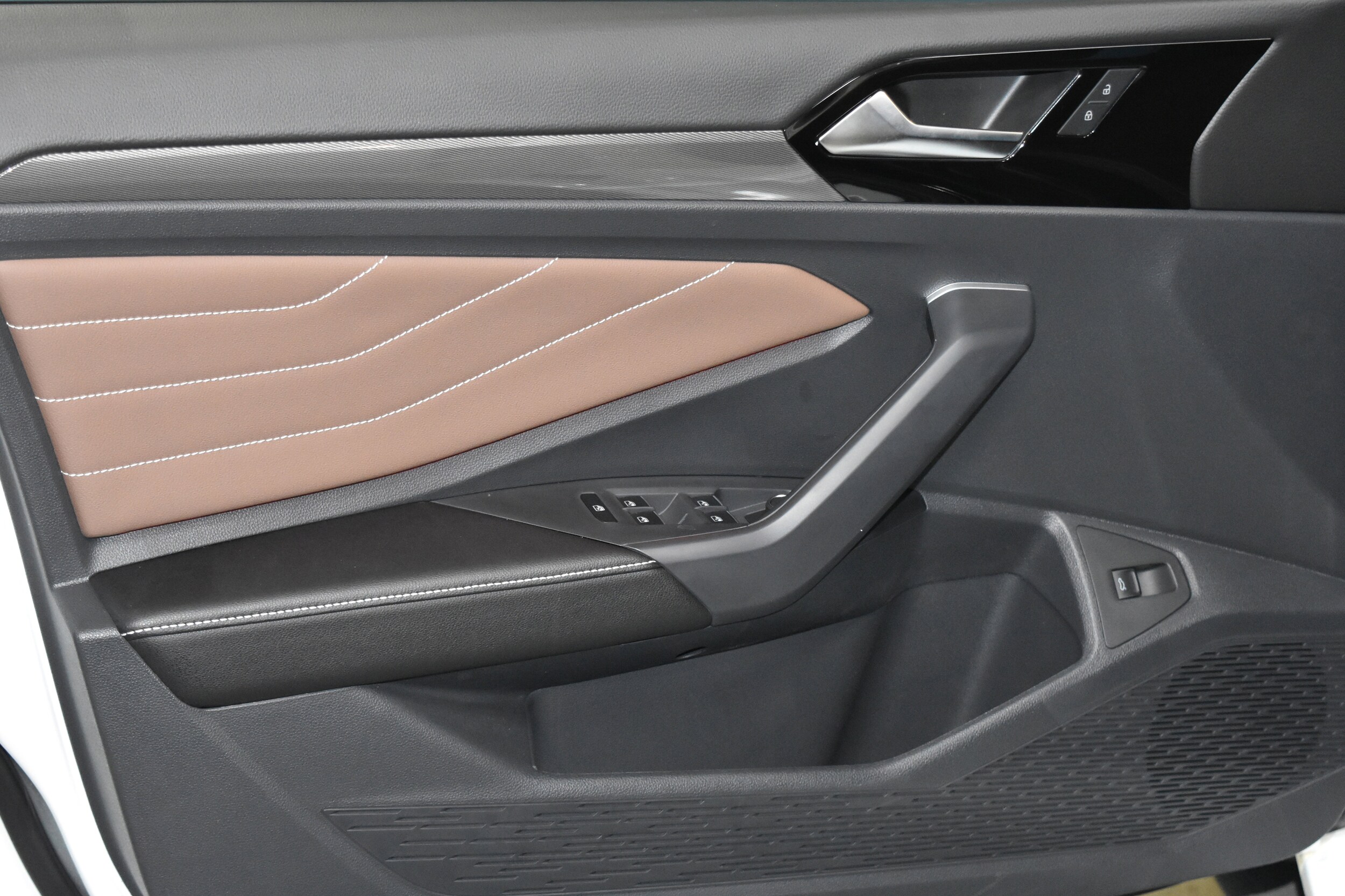 2026 Volkswagen Jetta 1.5T SEL photo 4