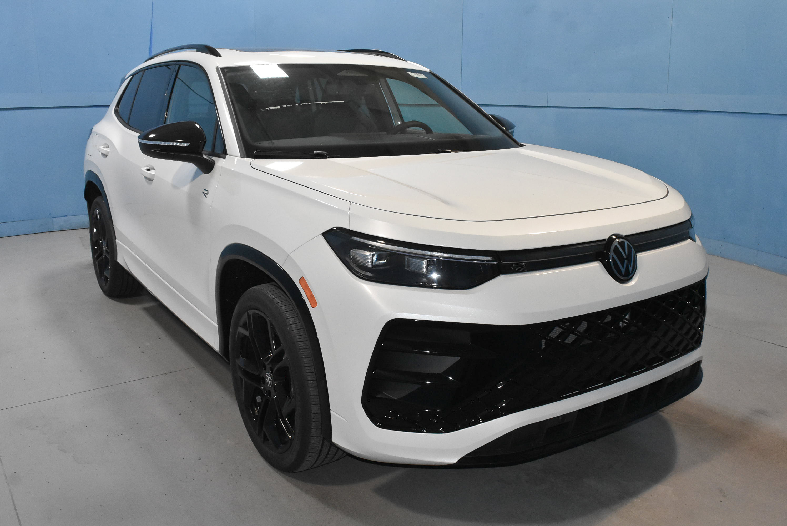 2026 Volkswagen Tiguan SE R-Line Black SUV