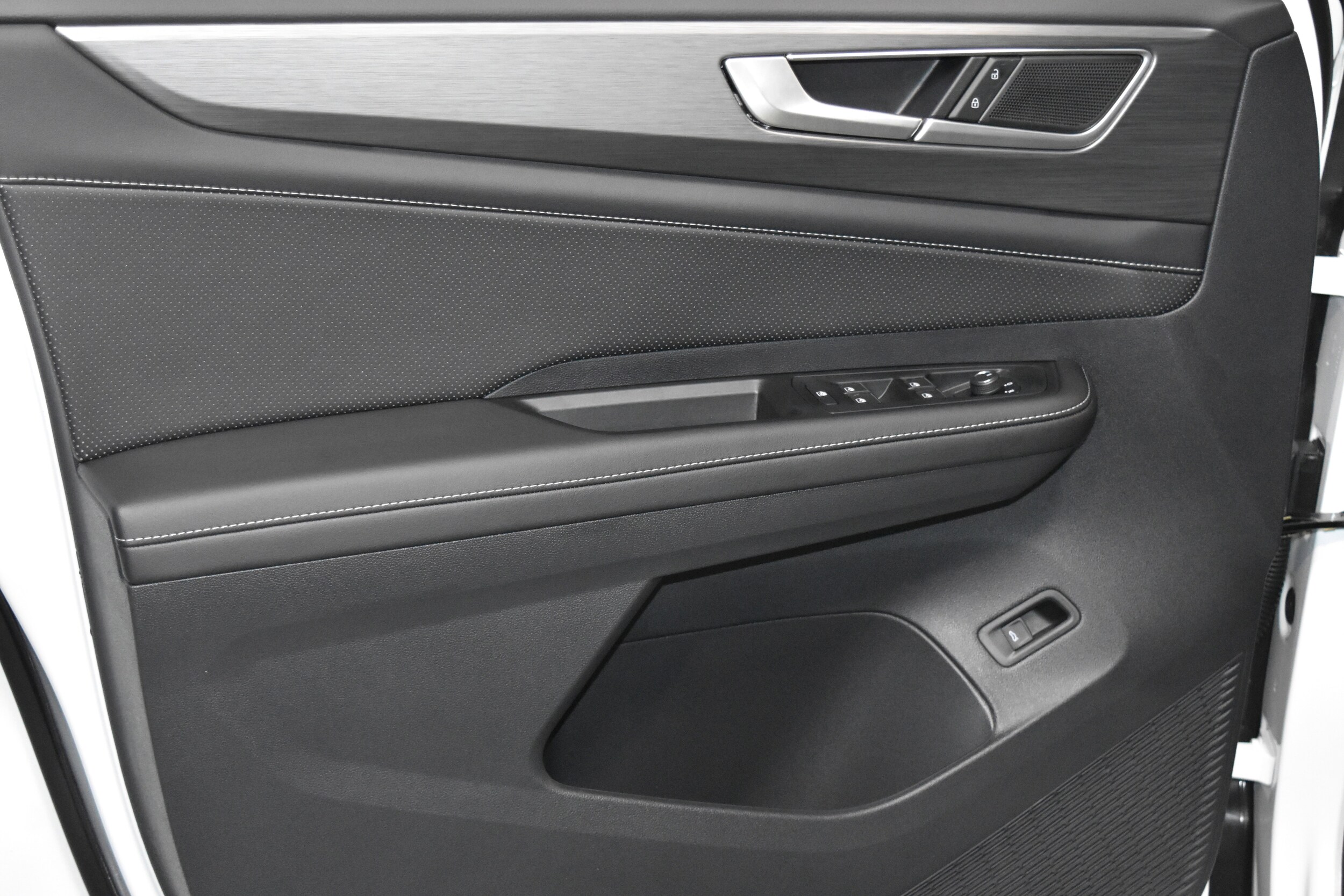 2026 Volkswagen Atlas Cross Sport SE Technology photo 4