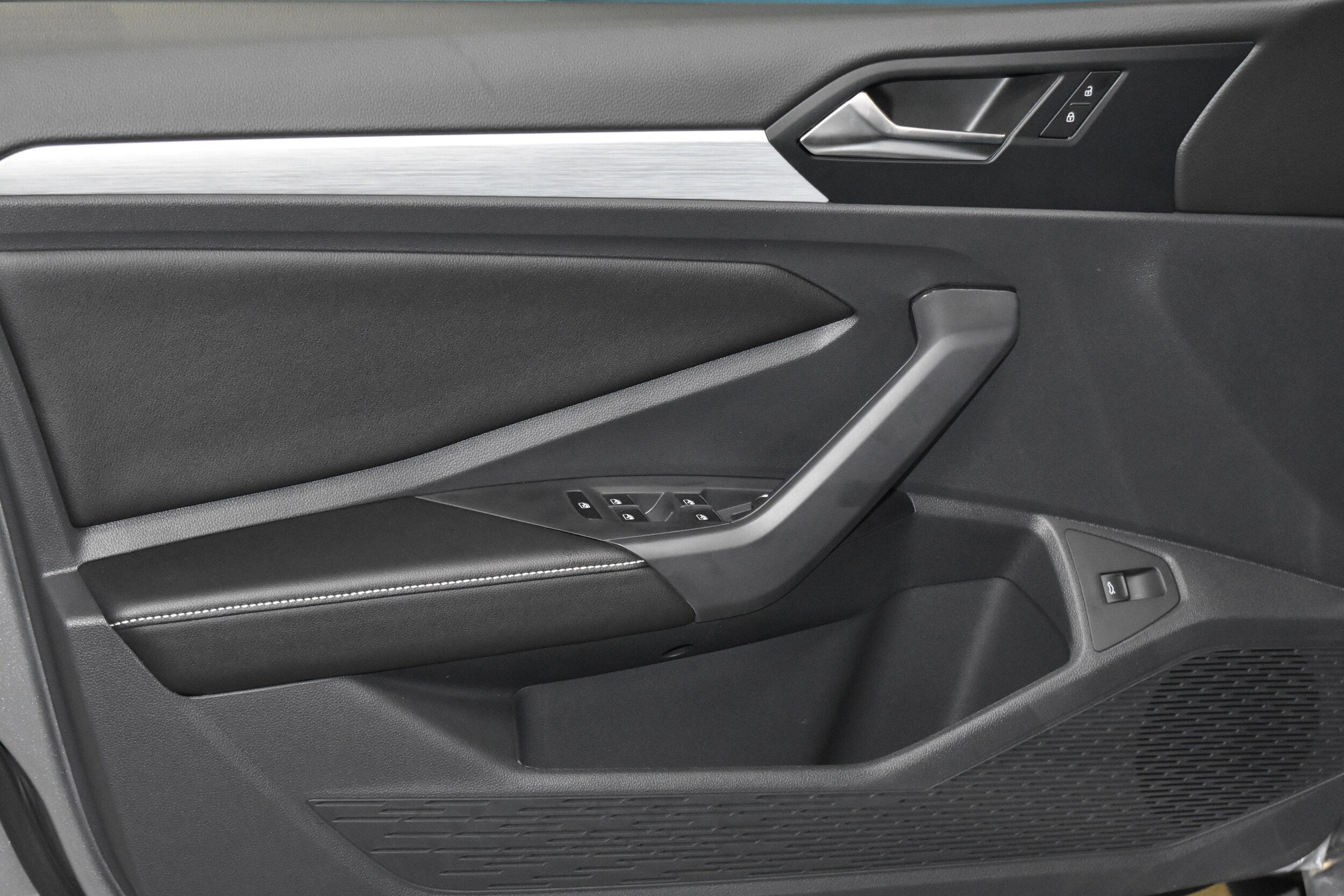 2026 Volkswagen Jetta Sport photo 4