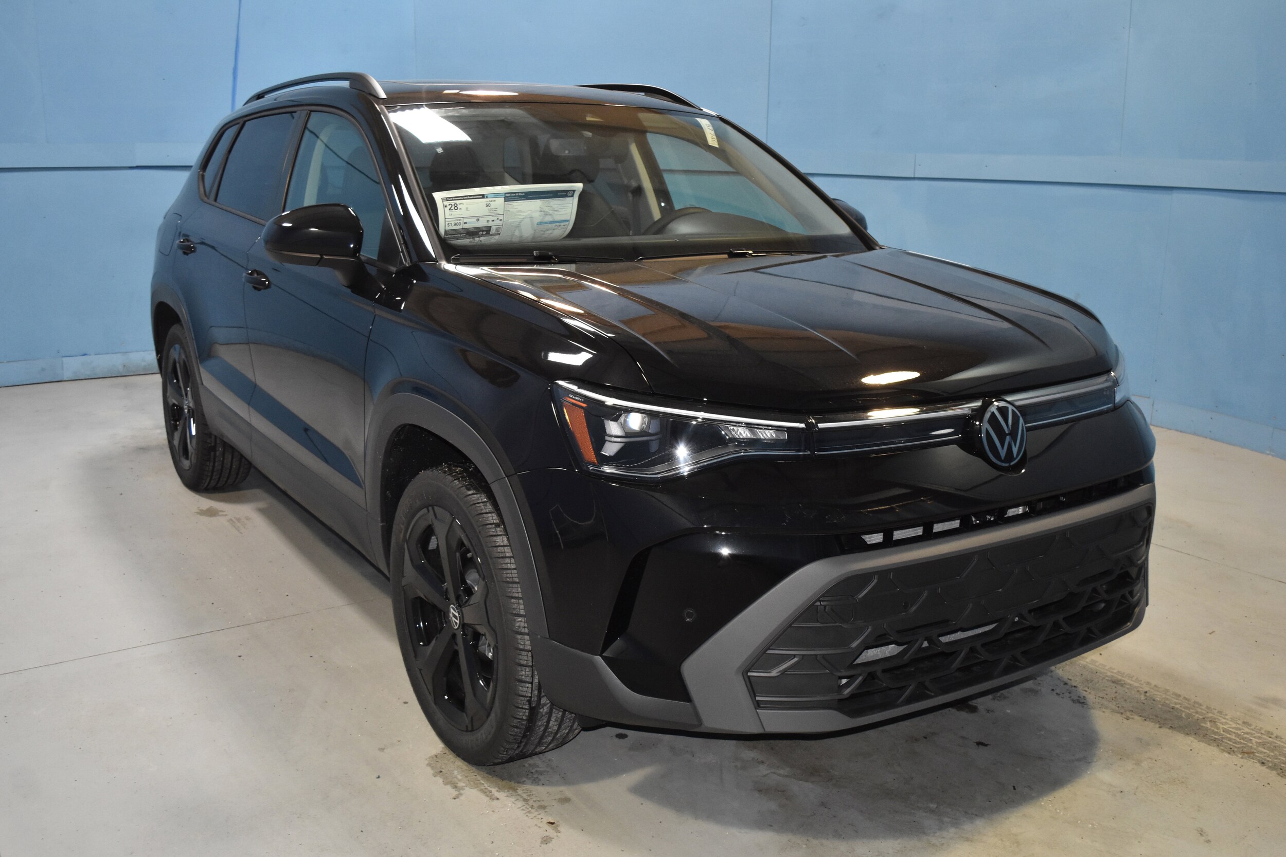 2025 Volkswagen Taos SE photo 2