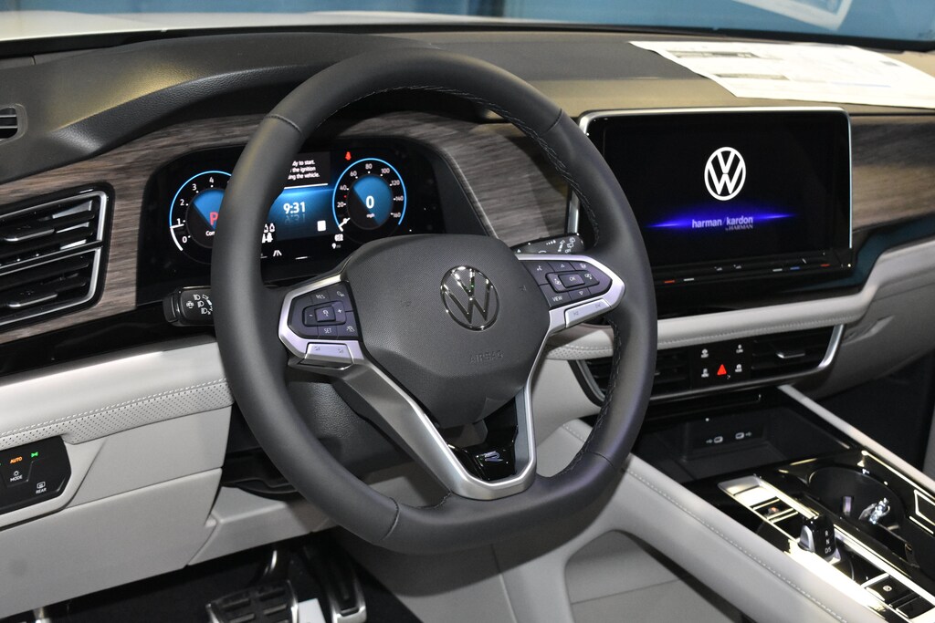 New 2026 Volkswagen Atlas 2.0T SEL Premium R-Line SUV