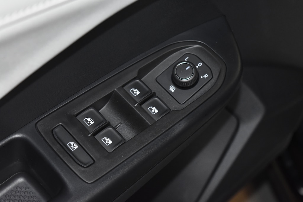 New 2026 Volkswagen Taos 1.5T SE SUV