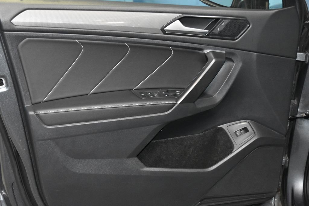 2024 Volkswagen Tiguan SE Sport photo 3