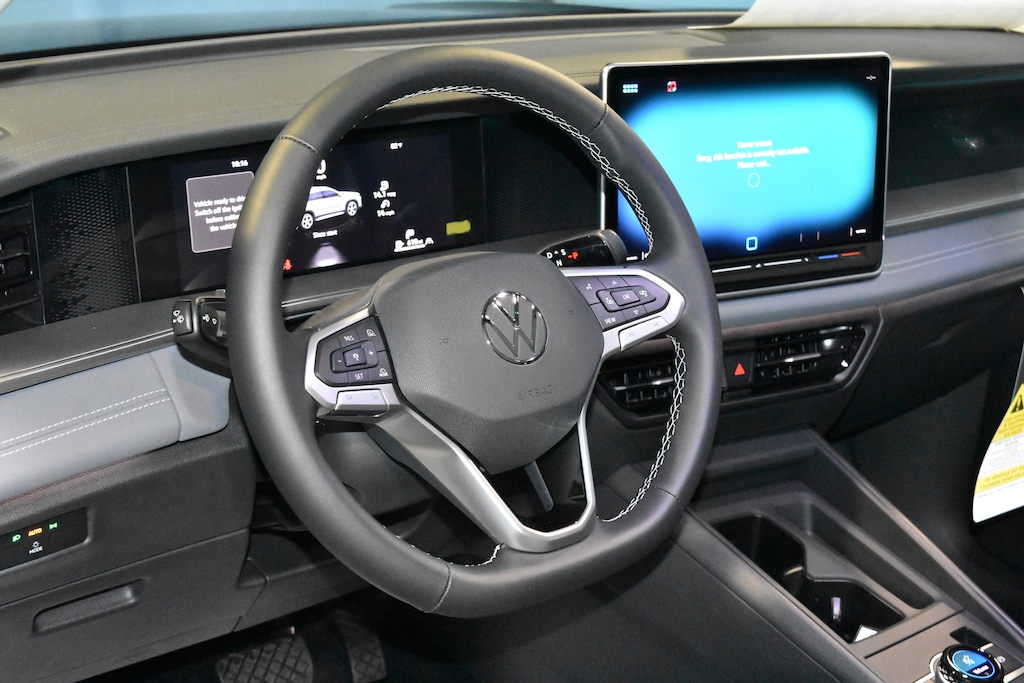 New 2026 Volkswagen Tiguan SE SUV