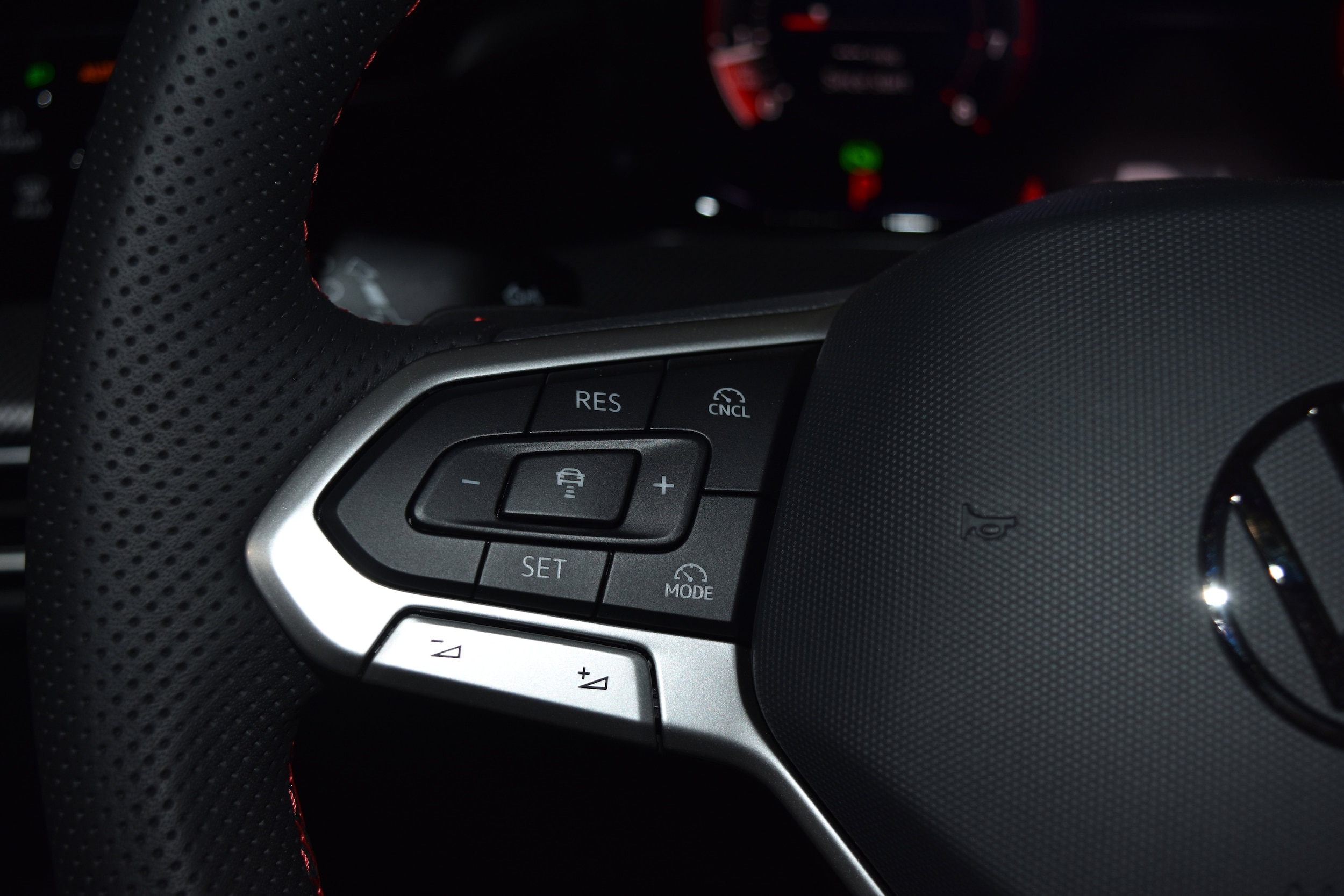 2025 Volkswagen Golf GTI SE - Photo 6