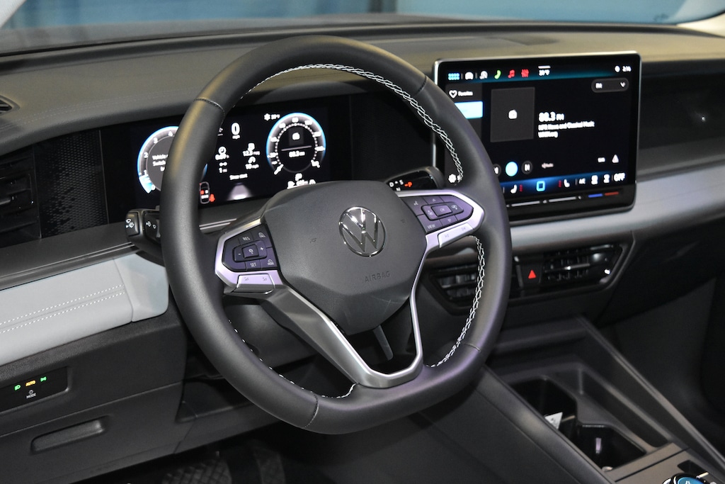 New 2026 Volkswagen Tiguan 2.0T SE SUV