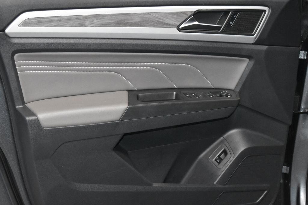 2023 Volkswagen Atlas Cross Sport V6 SE Technology photo 4