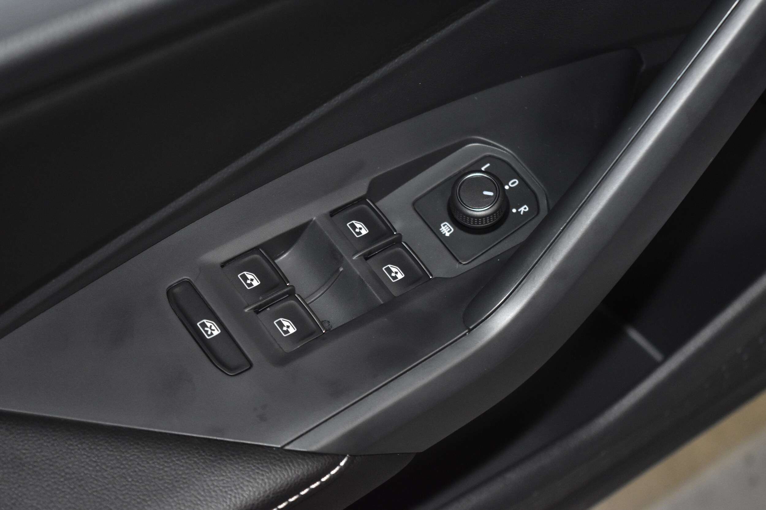 2026 Volkswagen Jetta Sport photo 5