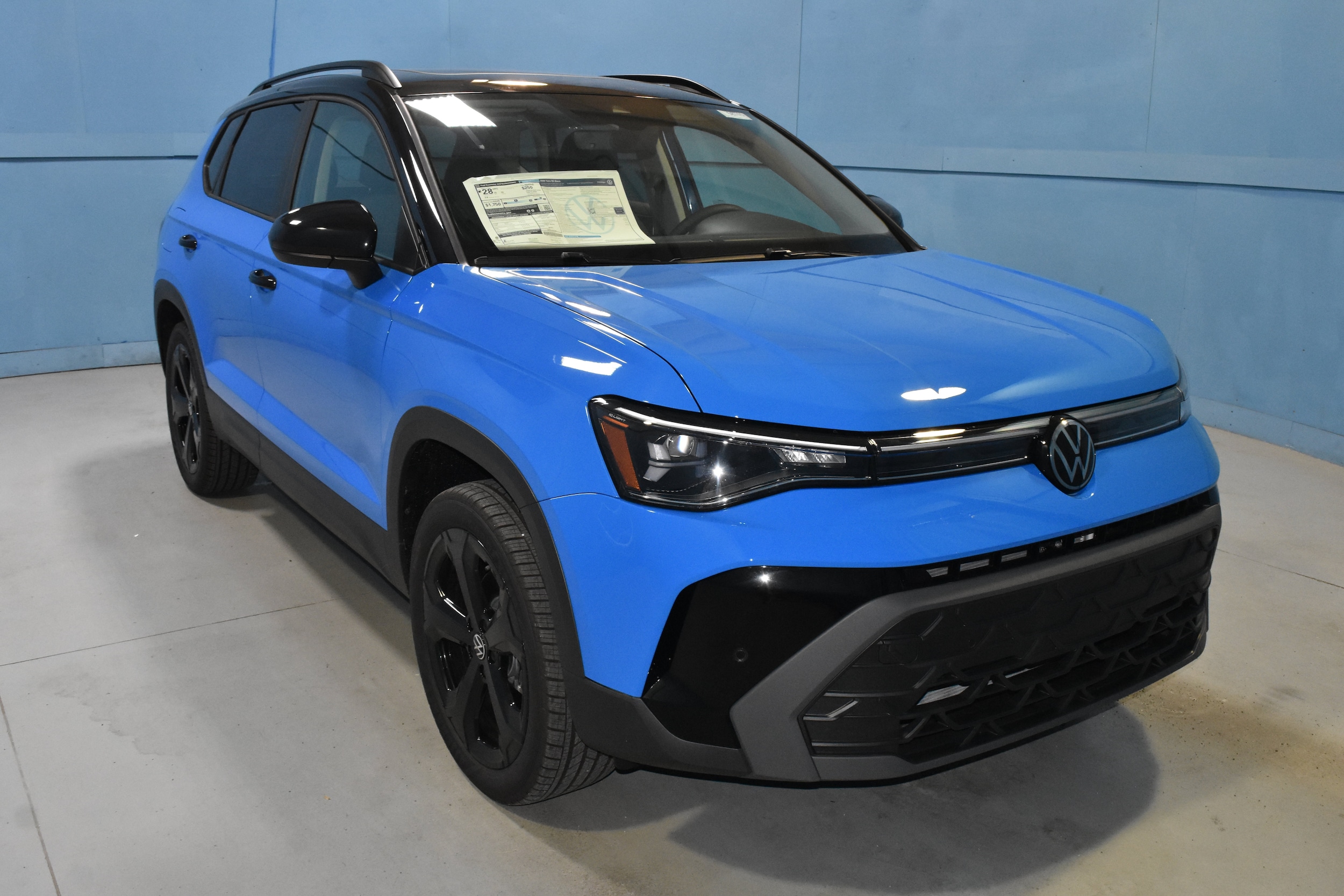 2026 Volkswagen Taos 1.5T SE Black 4Motion's photo