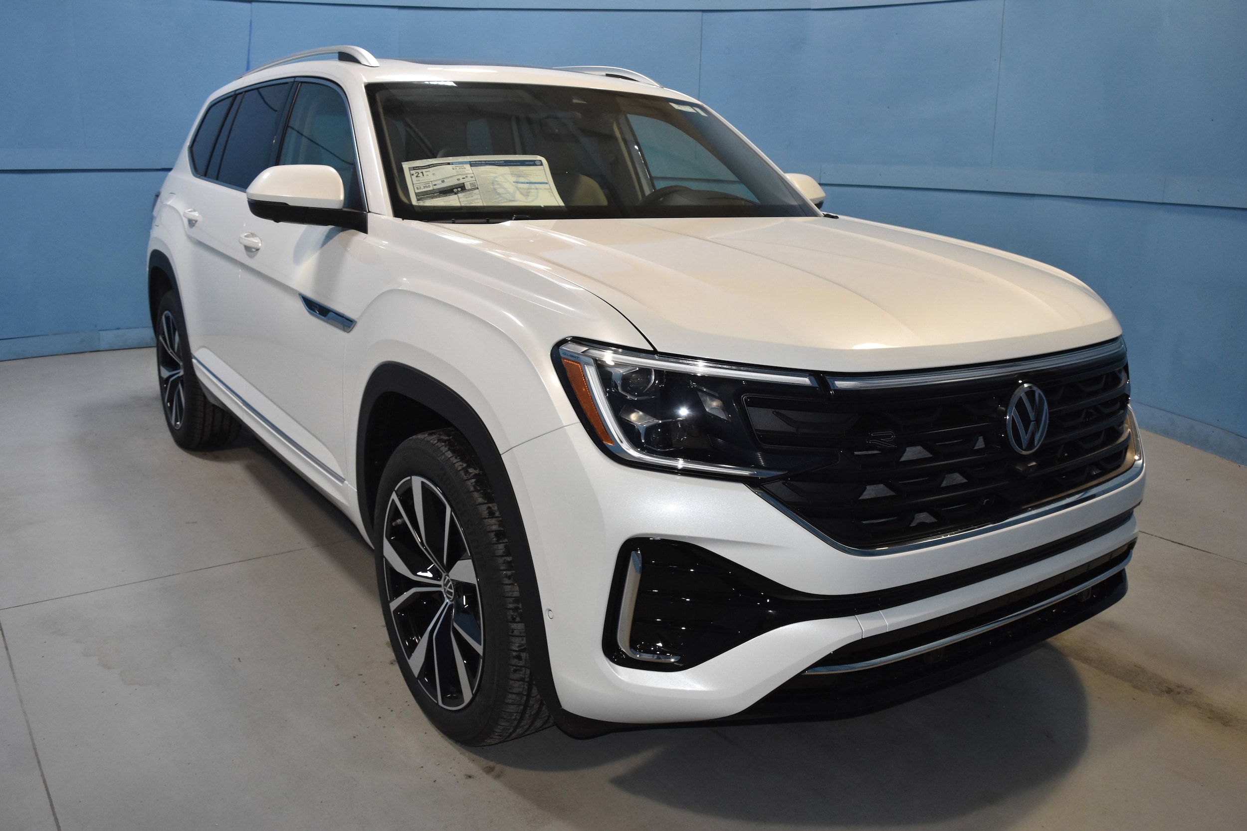 2026 Volkswagen Atlas SEL Premium R-Line's photo