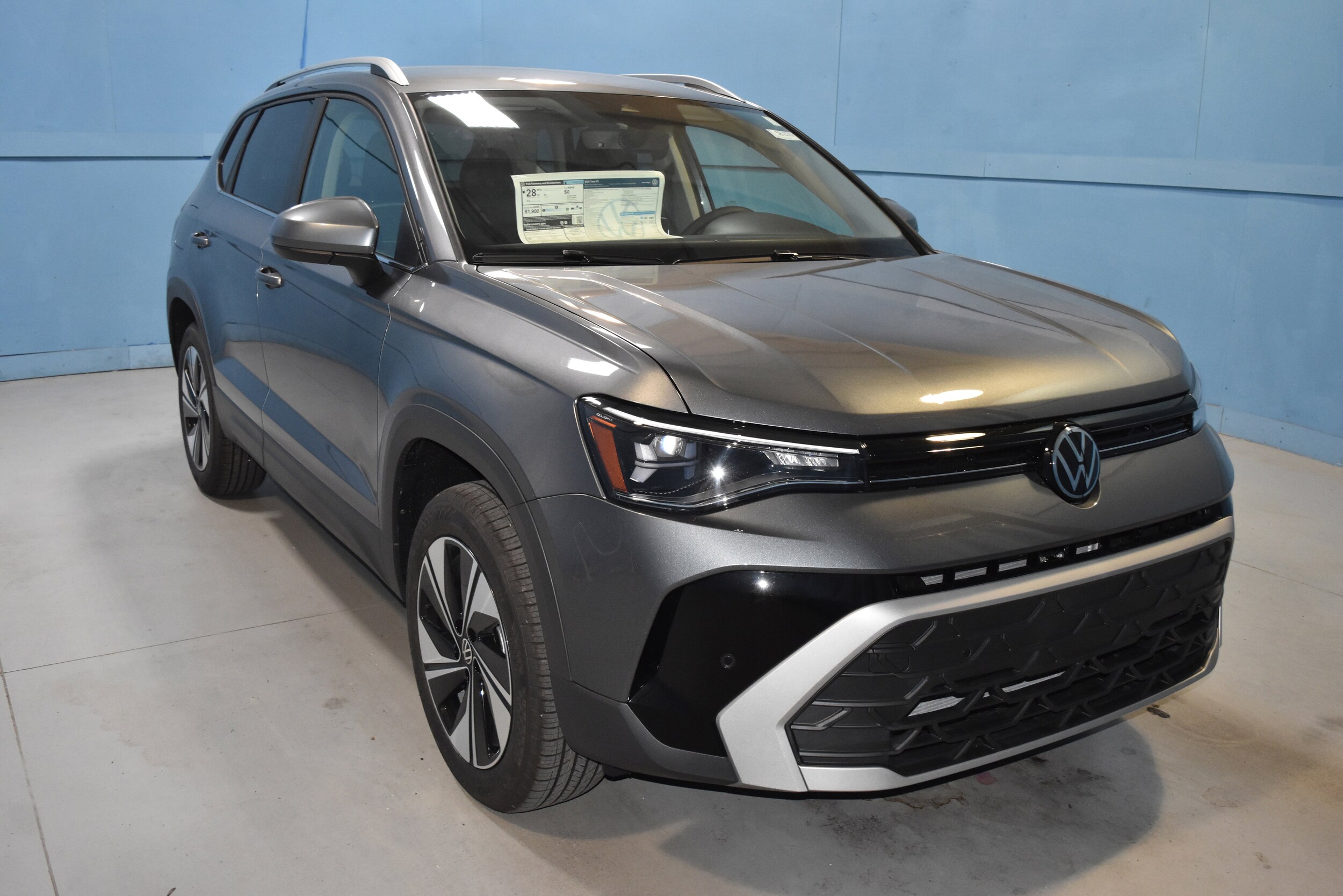 2025 Volkswagen Taos SE photo 2