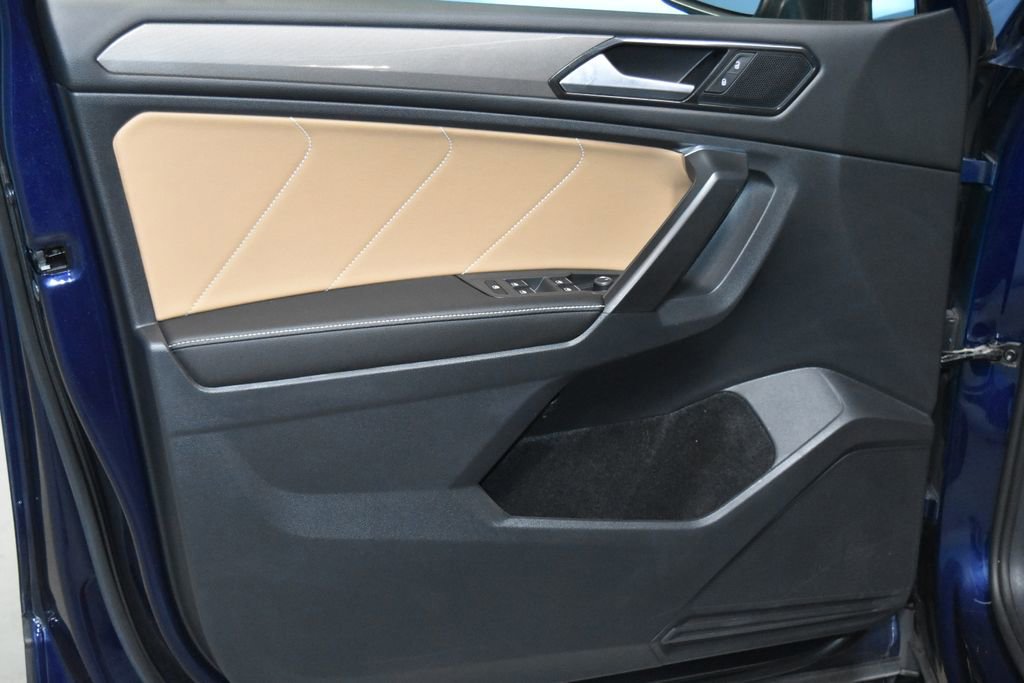 2022 Volkswagen Tiguan SE Sport photo 3