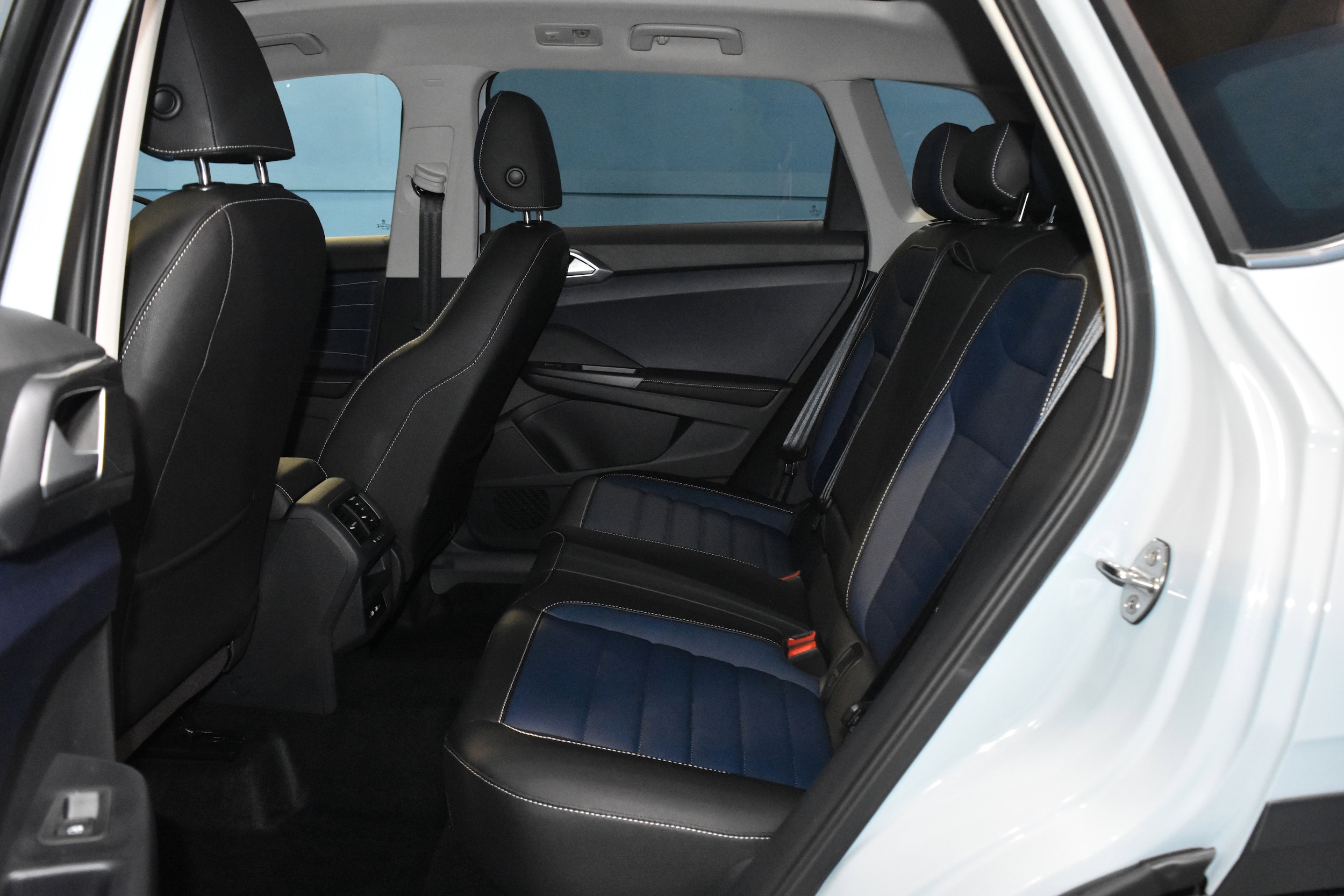 2026 Volkswagen Taos SEL - Photo 16