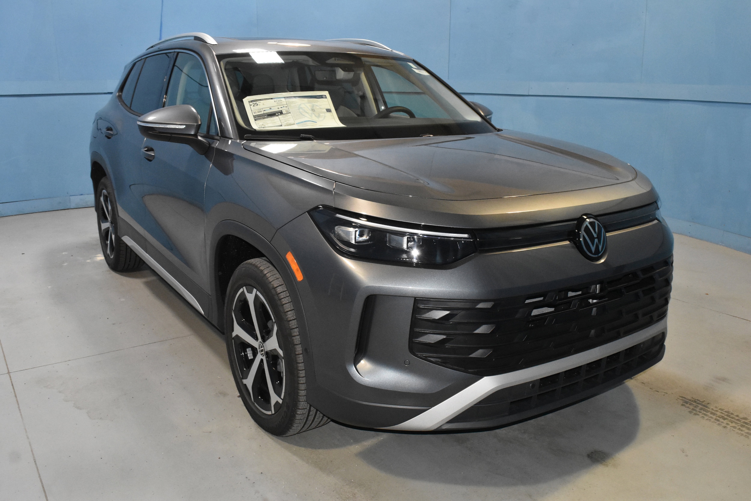 2026 Volkswagen Tiguan 2.0T SE 4Motion's photo