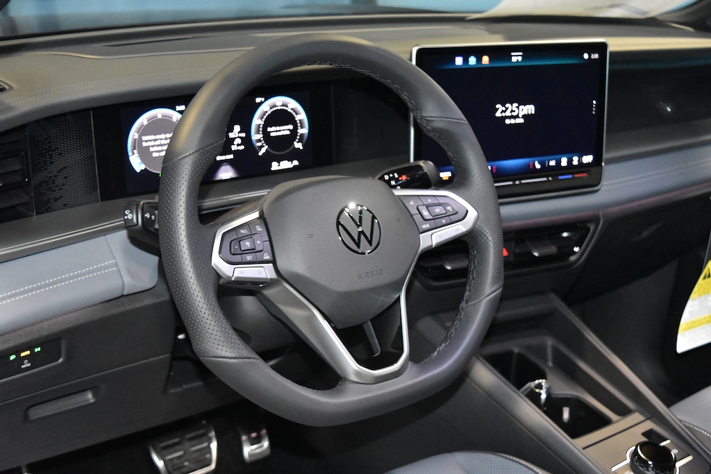 New 2026 Volkswagen Tiguan 2.0T SE R-Line Black SUV