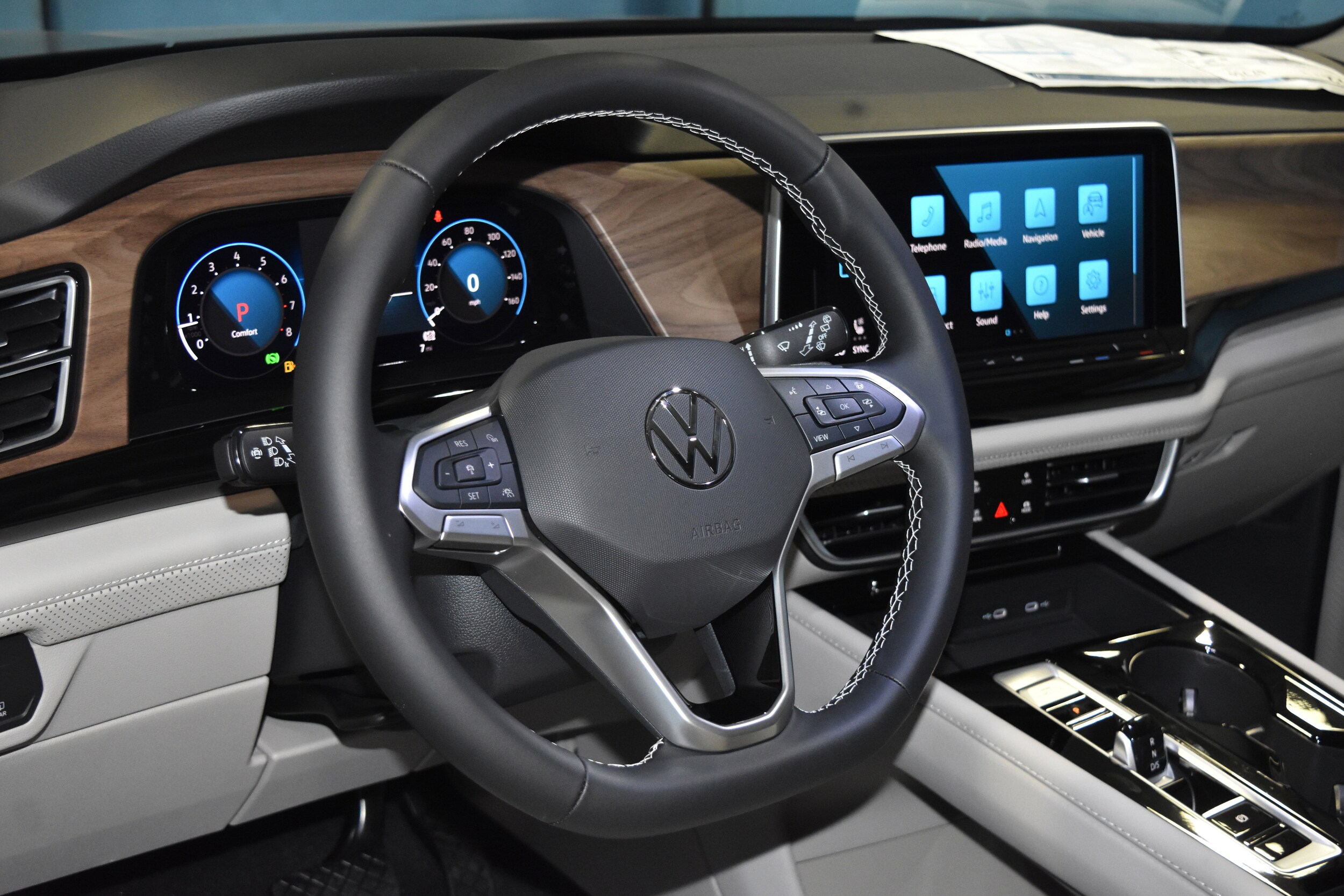 2026 Volkswagen Atlas SE Technology photo 3