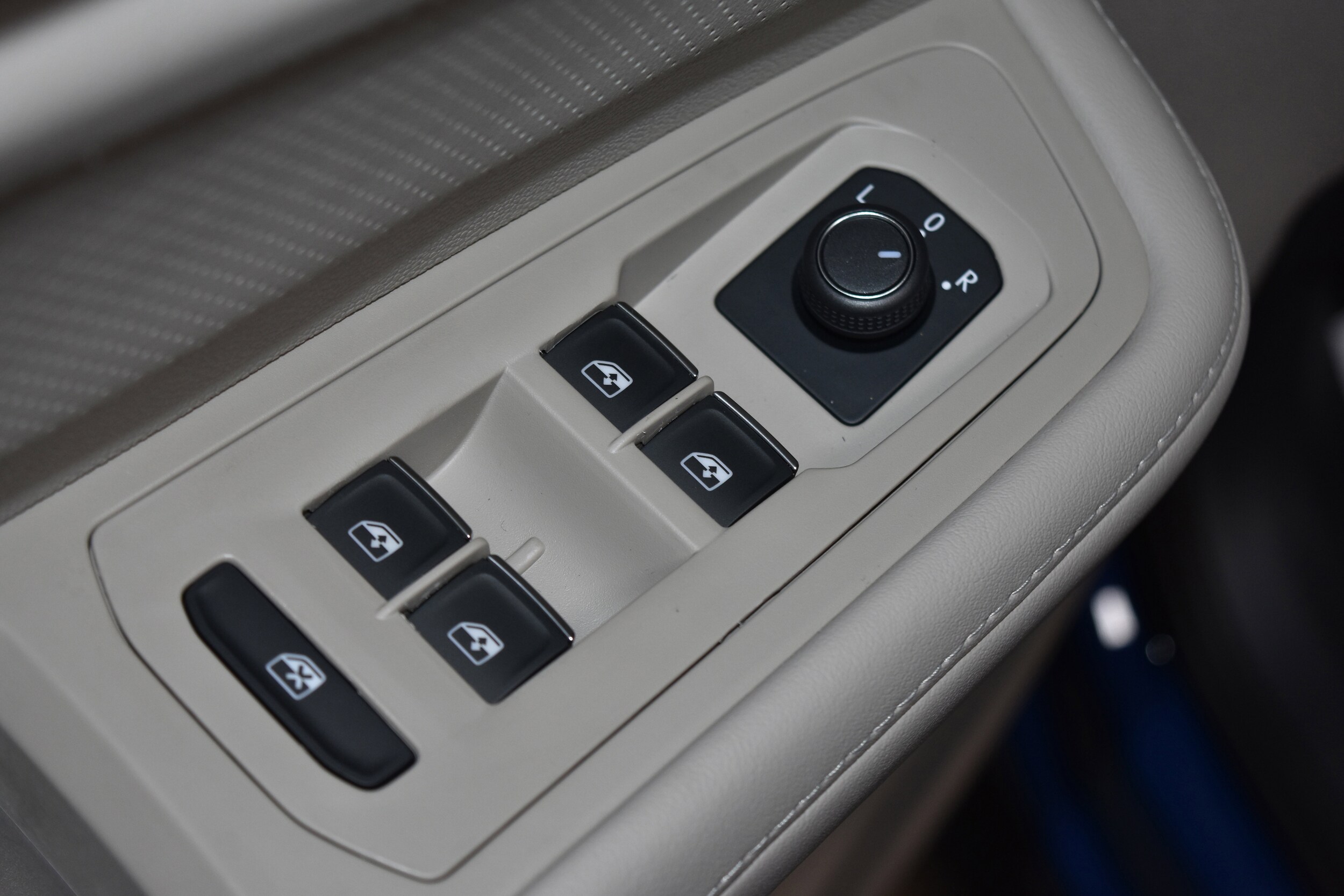2026 Volkswagen Atlas SE Technology photo 4