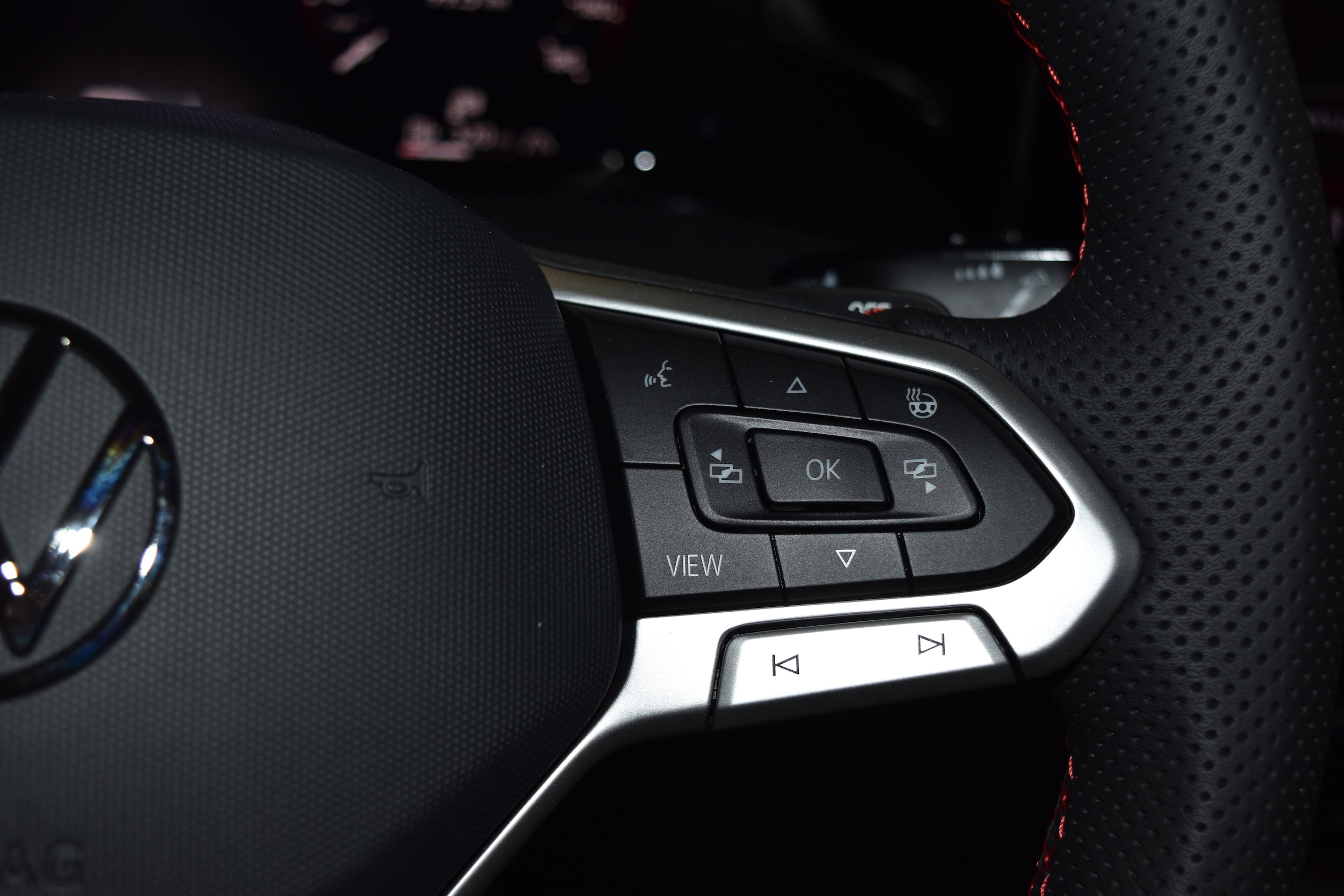 2025 Volkswagen Golf GTI SE - Photo 7