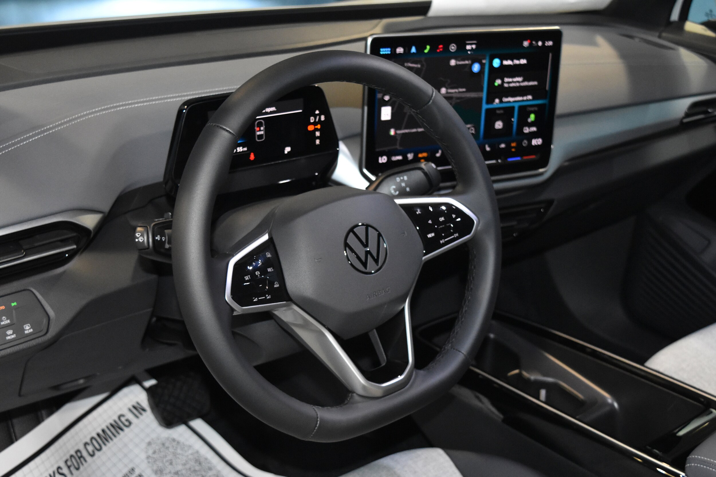 2025 Volkswagen ID.4 Pro photo 2
