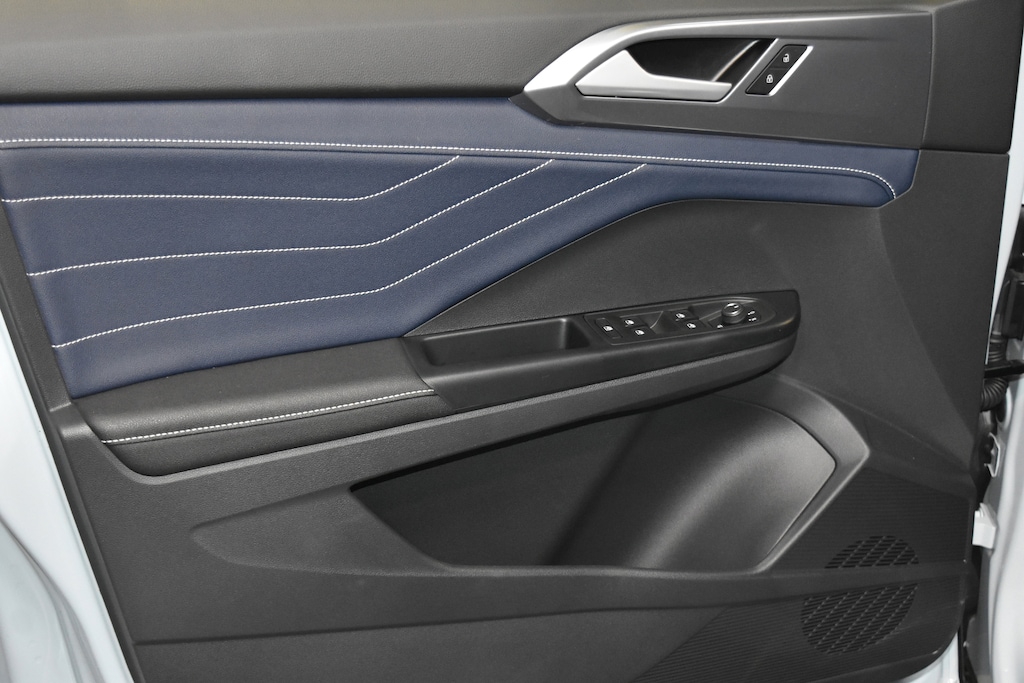 New 2026 Volkswagen Taos 1.5T SEL SUV