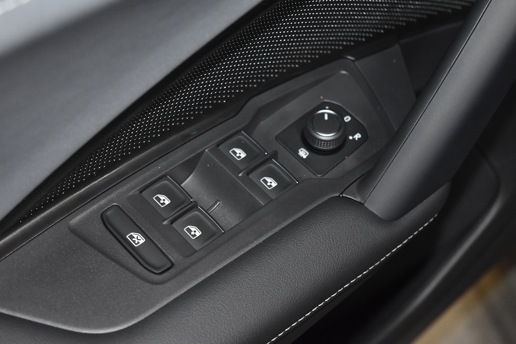 New 2026 Volkswagen Tiguan 2.0T SE SUV