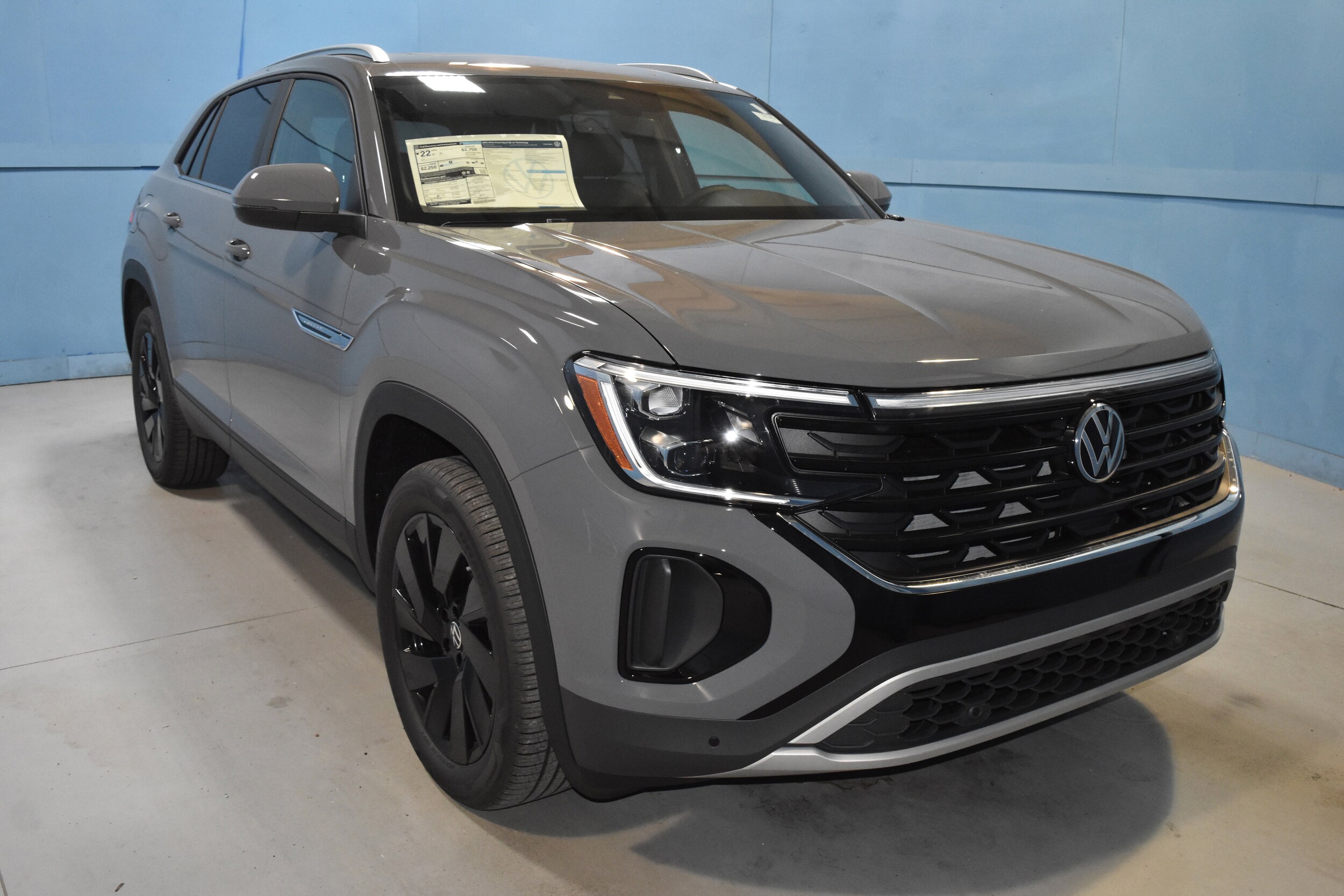 2026 Volkswagen Atlas Cross Sport SE Technology photo 2