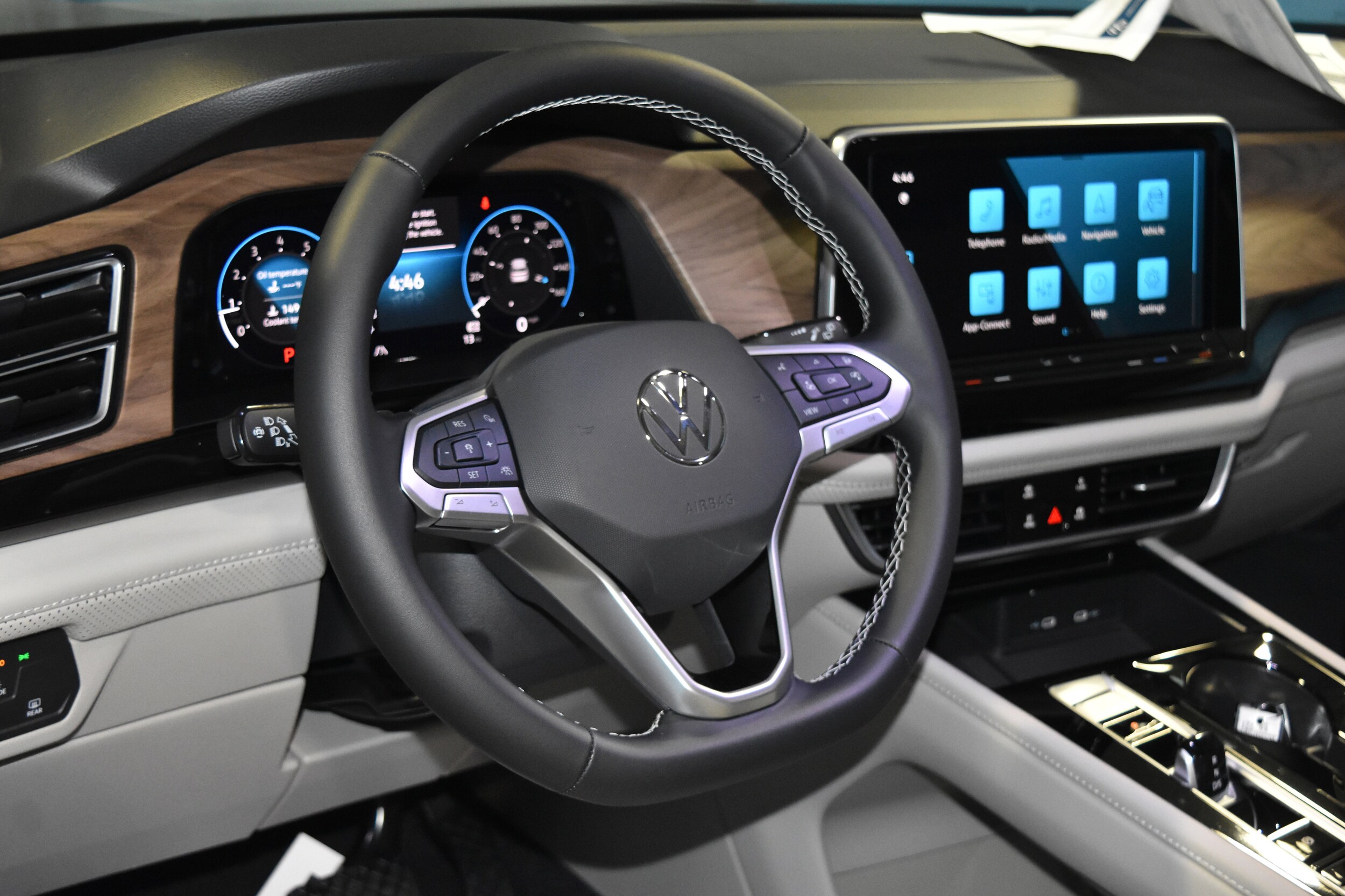 2026 Volkswagen Atlas SE Technology photo 3