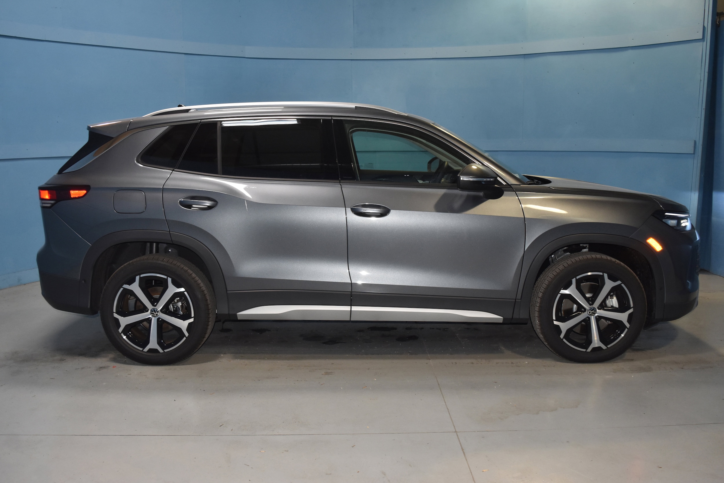 2026 Volkswagen Tiguan SE - Photo 18