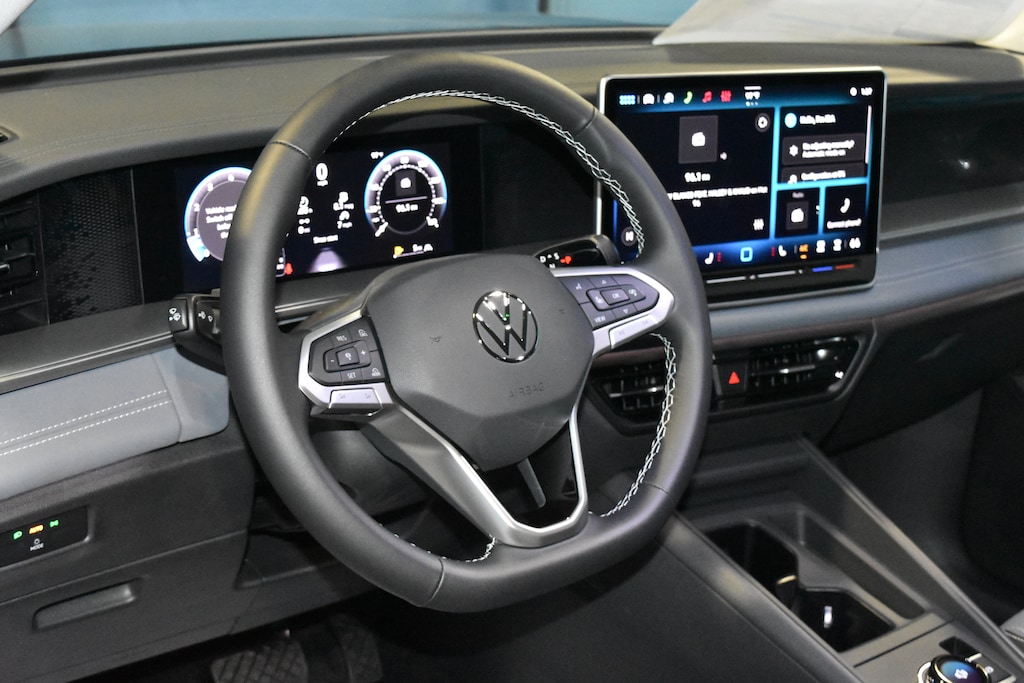 New 2026 Volkswagen Tiguan SE SUV