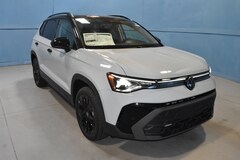 2025 Volkswagen Taos 1.5T SE Black SUV