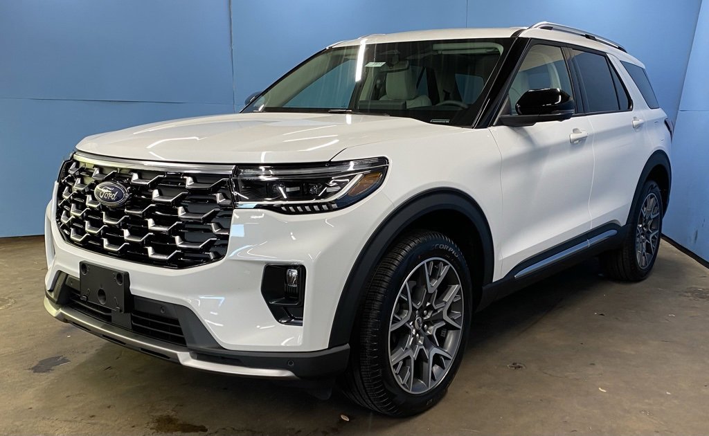 2025 Ford Explorer Platinum photo 3